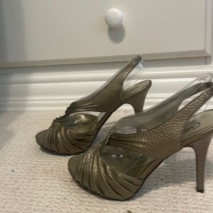 Carlos Santana never worn heels